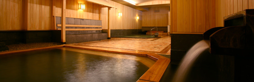 定山渓第一寶亭留　翠山亭