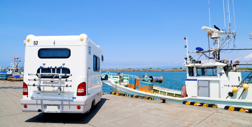 海とキャンピングカー