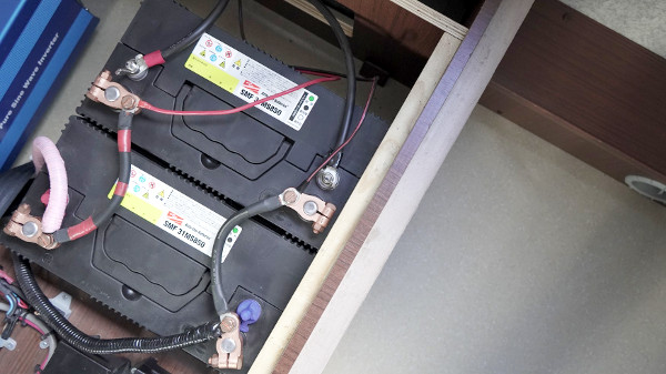 サブバッテリー