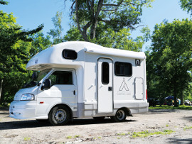 キャンピングカー