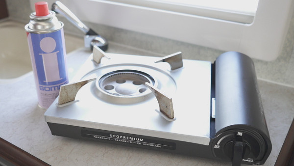 カセットコンロとカセットボンベ