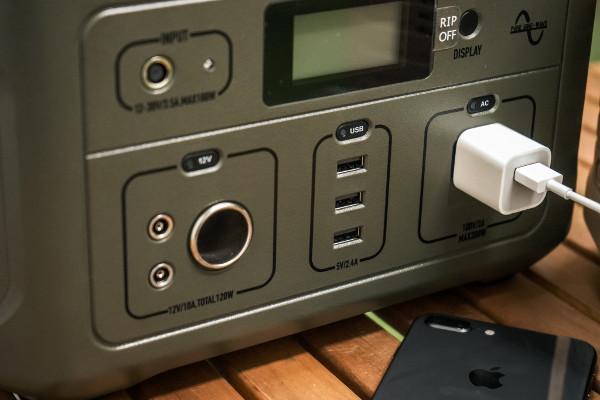 ポータブルバッテリー