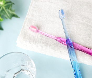 歯ブラシ、コップ